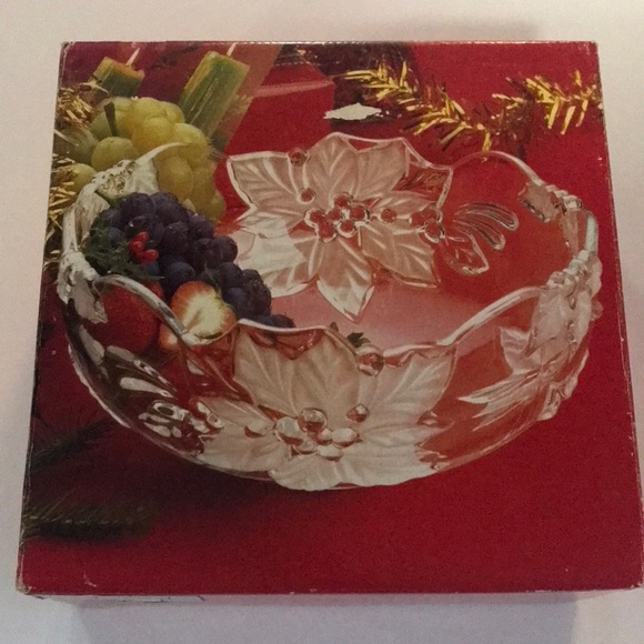 Mikasa Crystal Poinsettia Serving Bowl West Germany - Picture 1 of 12